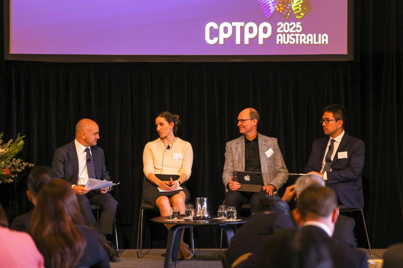 picture of an iphone featuring a screengrab from a paypal app